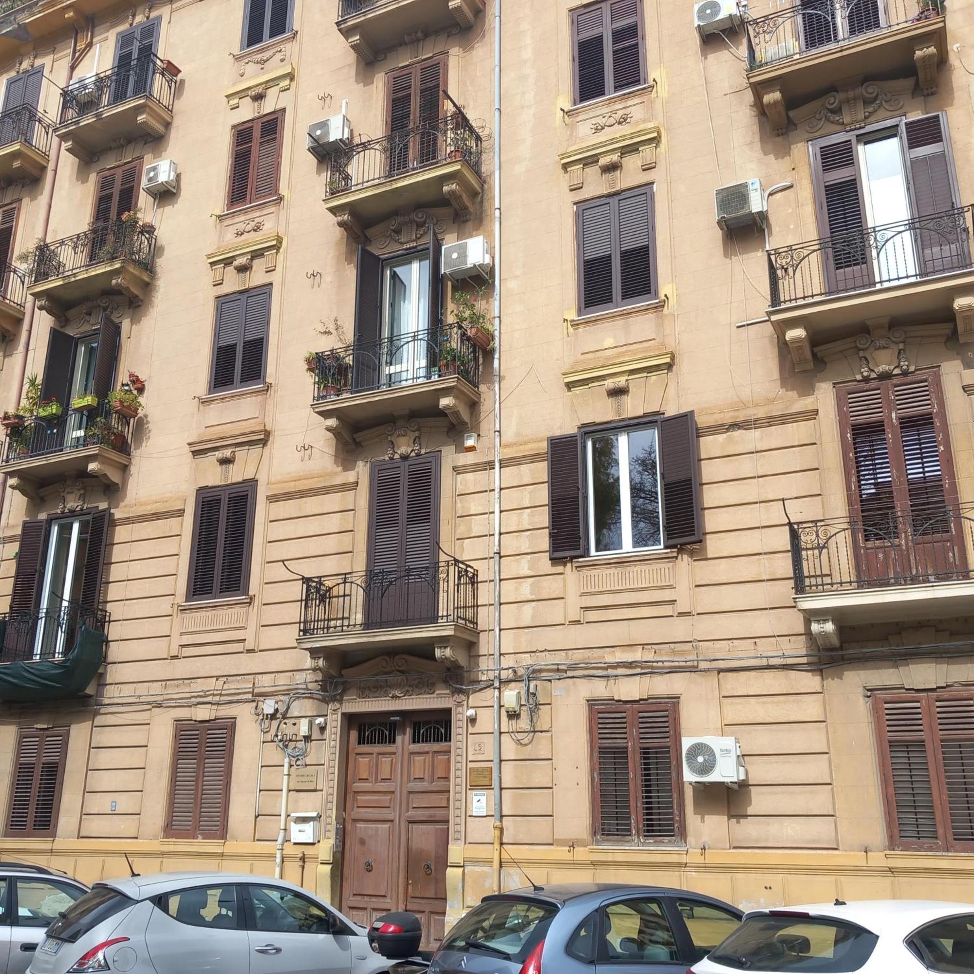 Narbone 42 Hotel Palermo Bagian luar foto